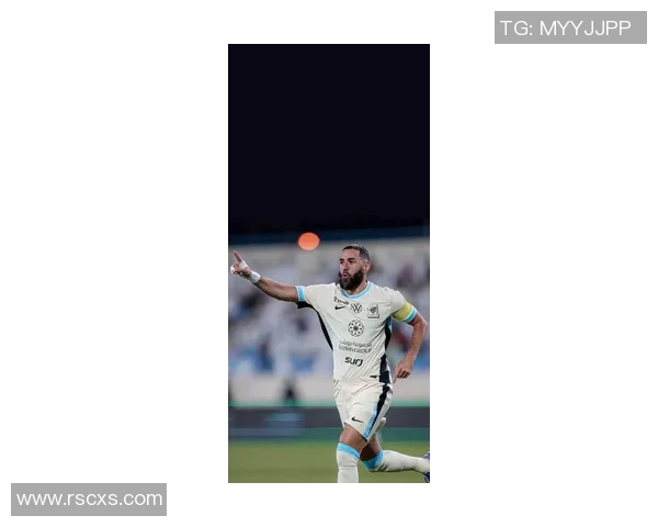 本泽马：从足球天才到传奇巨星的辉煌旅程与未来展望