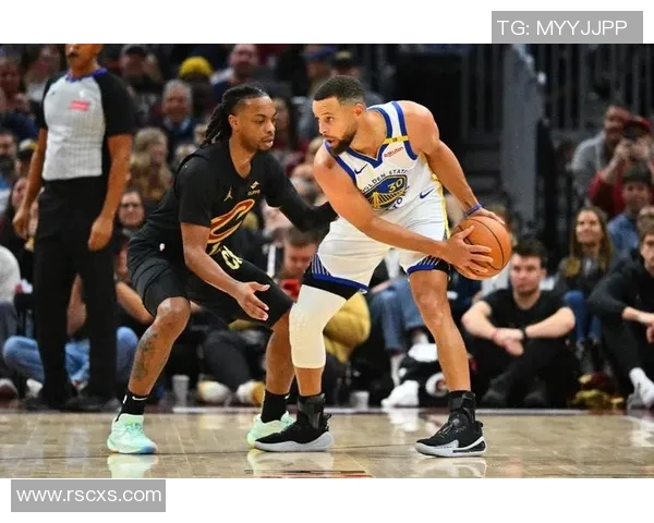 勇士与掘金激战四月二十四日季后赛争夺战精彩回顾与分析