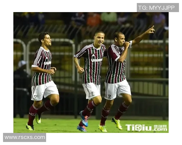 克里西与科林蒂安的激烈对决揭示足球战术与团队精神的较量 克里西与科林蒂安的激烈对决揭示足球战术与团队精神的较量